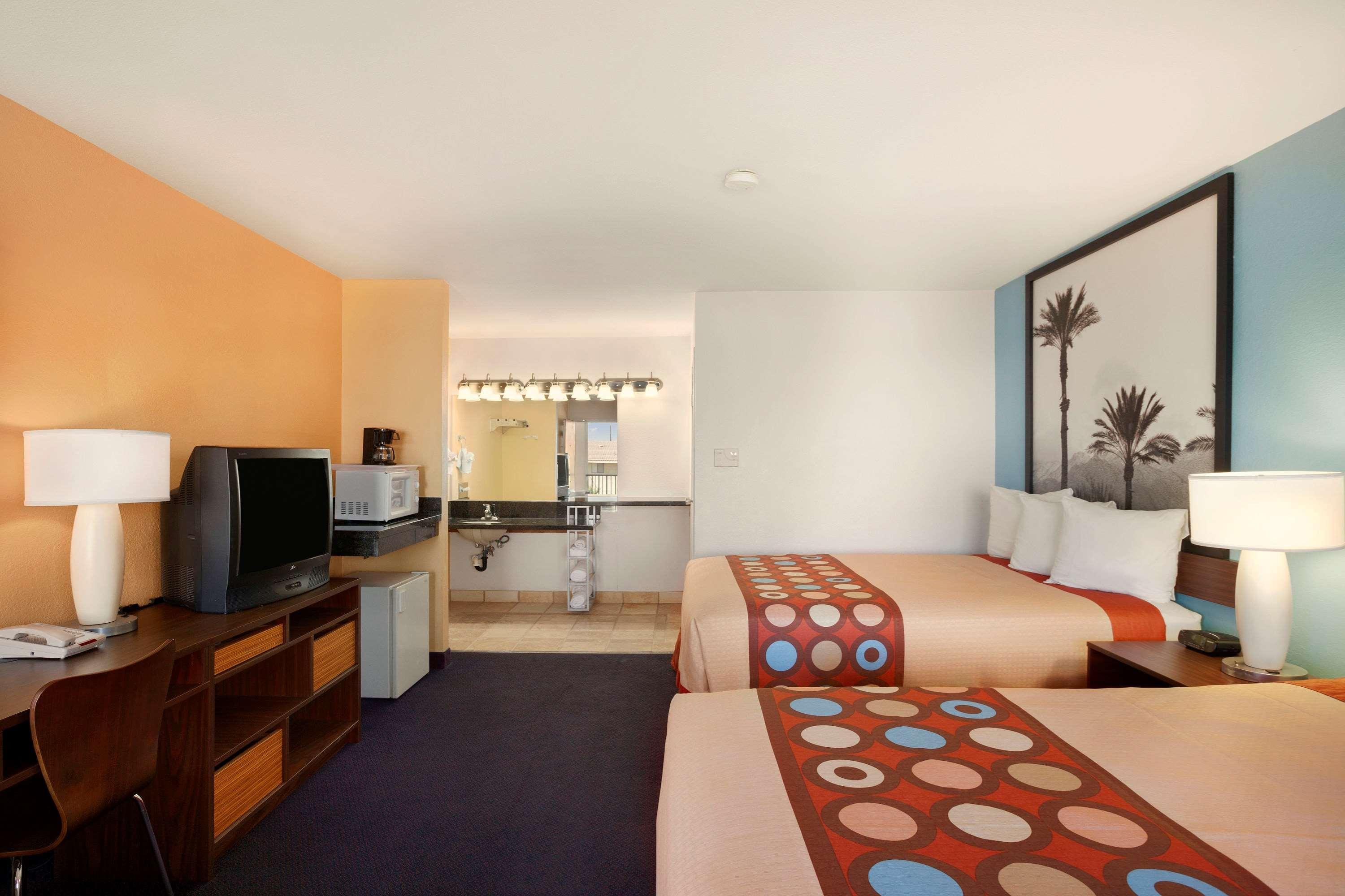 Super 8 By Wyndham Indio Hotell Eksteriør bilde