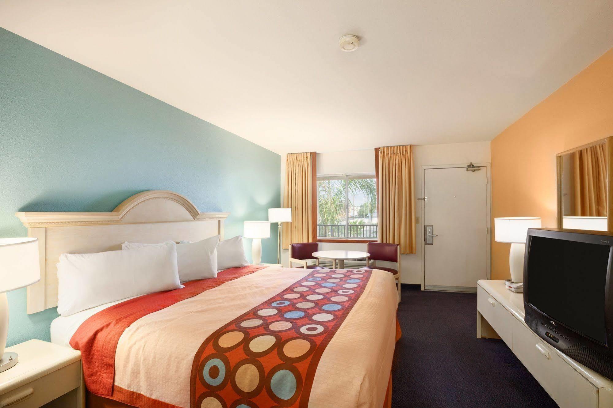 Super 8 By Wyndham Indio Hotell Eksteriør bilde
